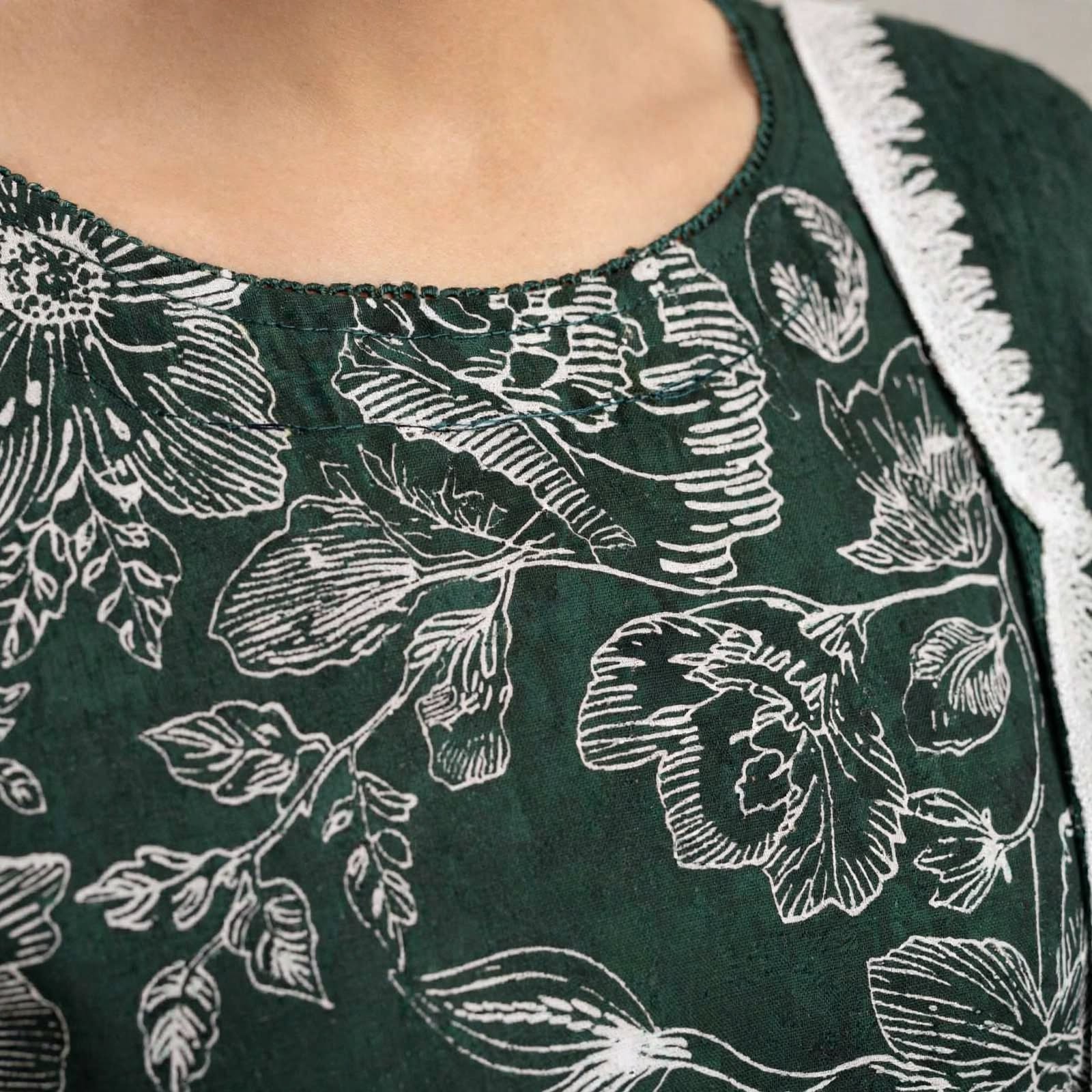 Unstitched 3 Pc Embroidered Suit - Forest Green Elegance